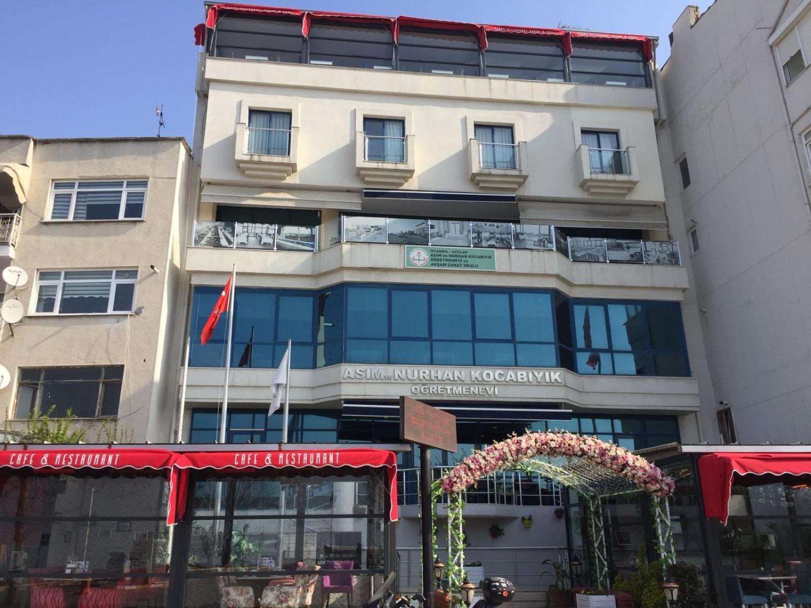 Asim Ve Nurhan Kocabiyik Oegretmenevi Istanboel Buitenkant foto